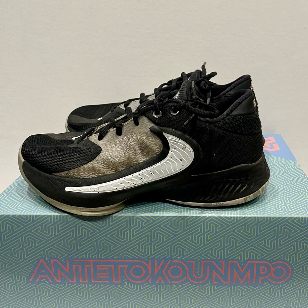Giannis Freak 4 Basketball Shoes